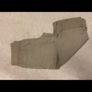 EUC Maternity Capris Size M